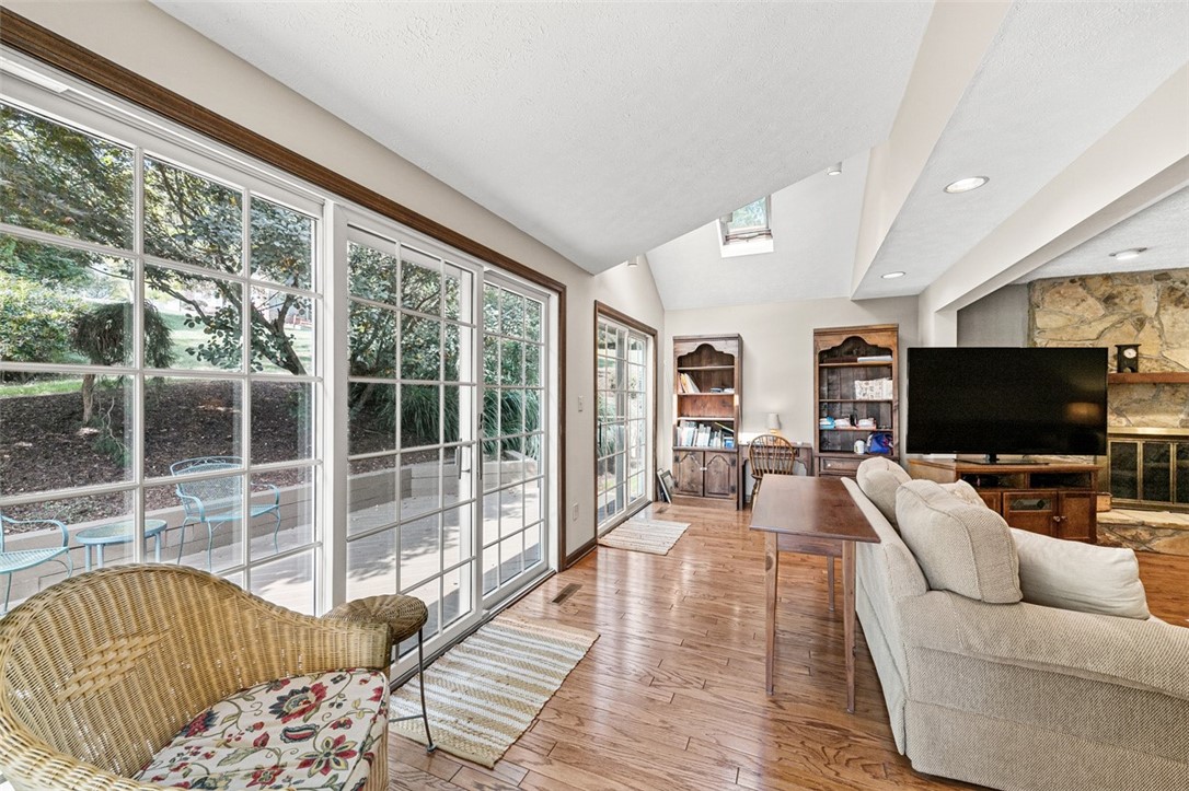 Monroeville, Pennsylvania 15146, United States, 4 Bedrooms Bedrooms, ,3 BathroomsBathrooms,Residential,Active,194427