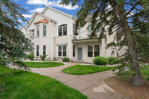 Photo for 201 Adams Pointe Blvd 10
