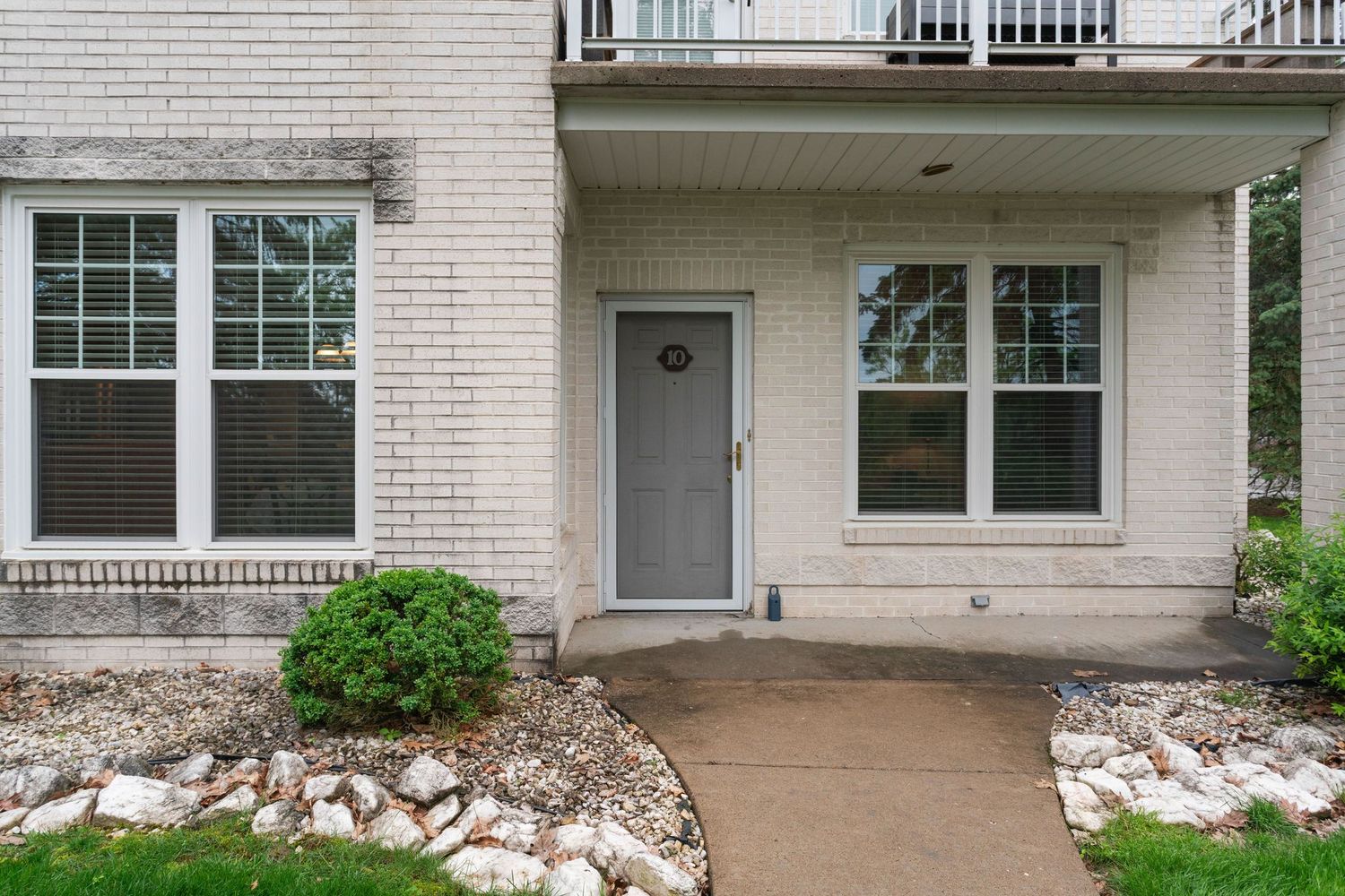 201 Adams Pointe Blvd 10