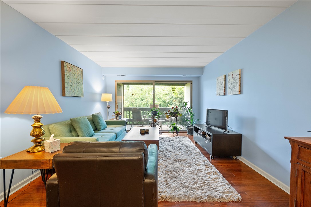 Pittsburgh, Pennsylvania 15220, United States, 2 Bedrooms Bedrooms, ,1 BathroomBathrooms,Residential,Active,171187