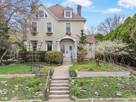 Photo of 419 College Avenue, Oakmont, PA 15139 (MLS # 1748275)