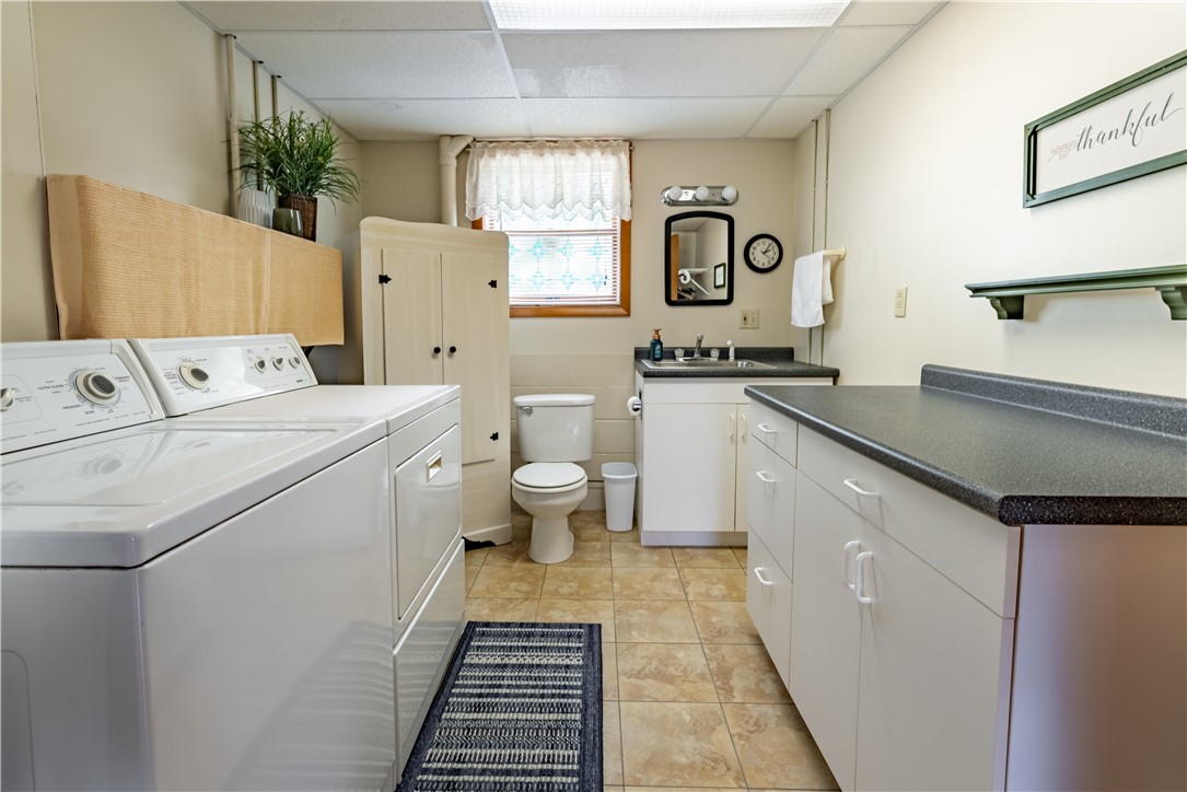 Twp Of But NW, Pennsylvania 16001, United States, 3 Bedrooms Bedrooms, ,3 BathroomsBathrooms,Residential,Pending,203651