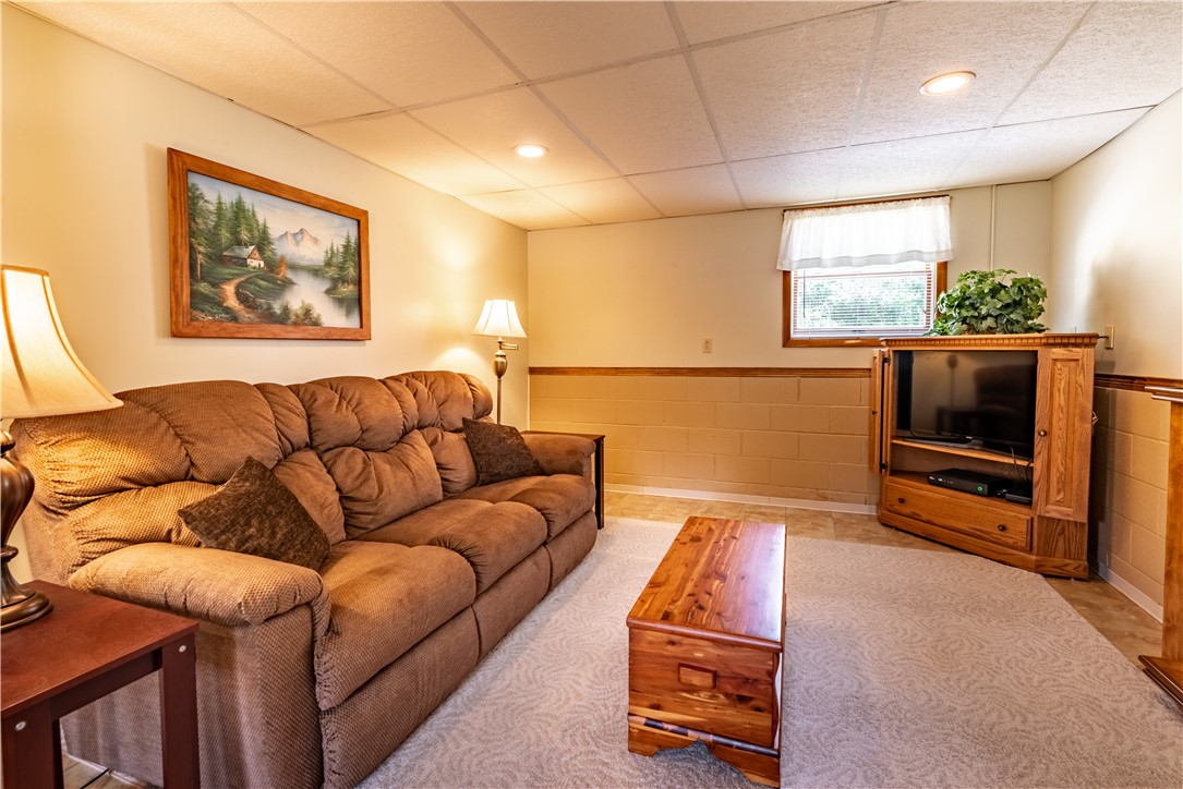 Twp Of But NW, Pennsylvania 16001, United States, 3 Bedrooms Bedrooms, ,3 BathroomsBathrooms,Residential,Pending,203651