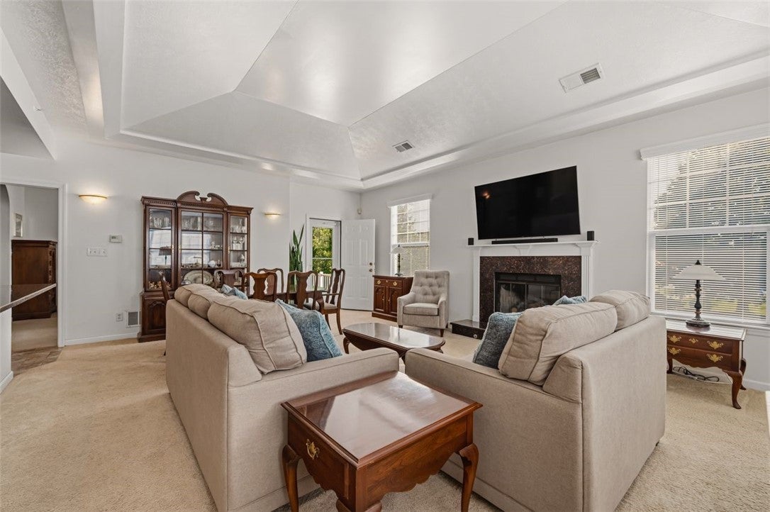 208 Adams Pointe Blvd 2
