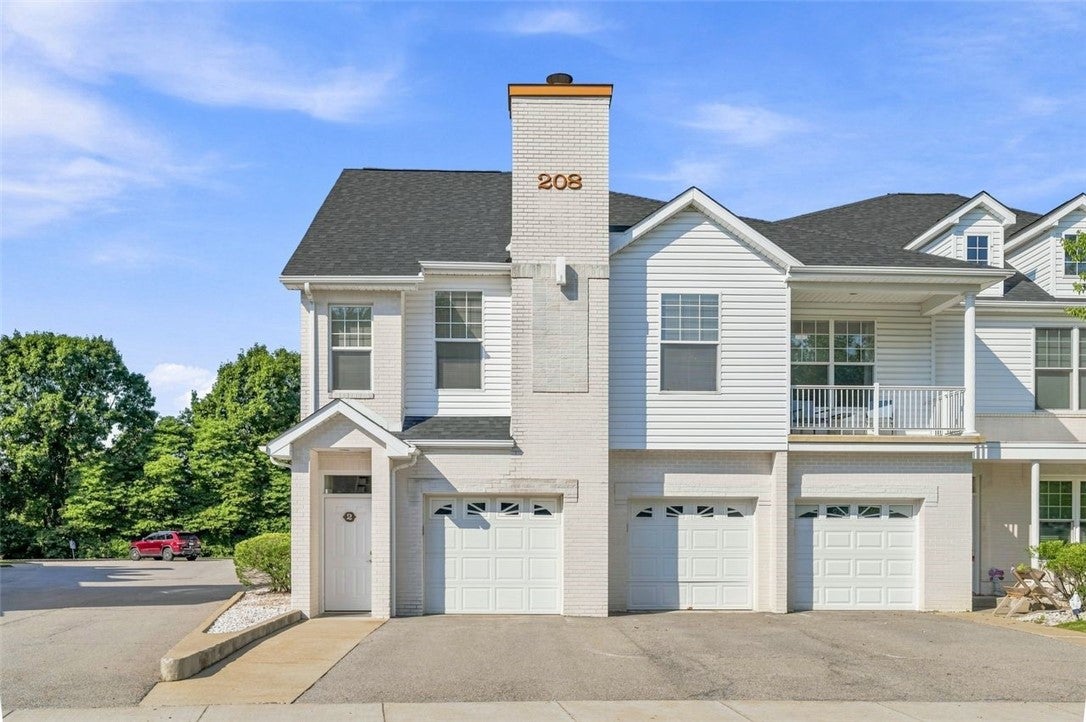 208 Adams Pointe Blvd 2