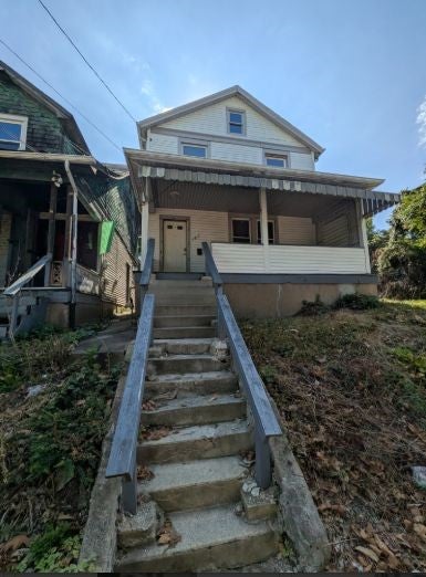 Homes For Sale - 1813 Converse St St<br/> McKeesport, PA 15132