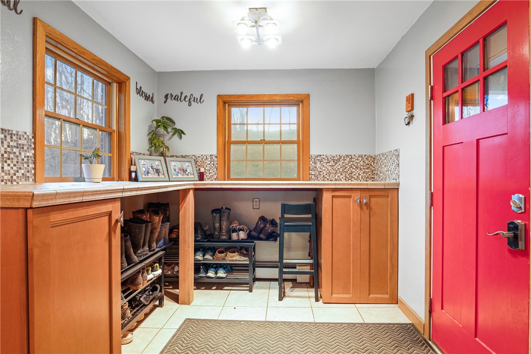 Lincoln Twp, Pennsylvania 15501, United States, 5 Bedrooms Bedrooms, ,1 BathroomBathrooms,Residential,Pending,33424