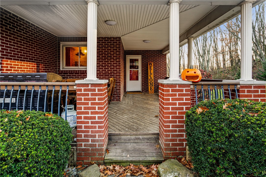 Lincoln Twp, Pennsylvania 15501, United States, 5 Bedrooms Bedrooms, ,1 BathroomBathrooms,Residential,Pending,33424