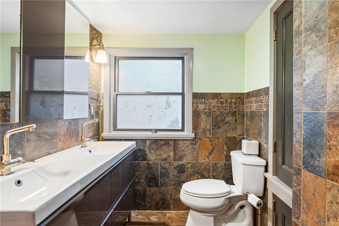 Lincoln Twp, Pennsylvania 15501, United States, 5 Bedrooms Bedrooms, ,1 BathroomBathrooms,Residential,Pending,33424