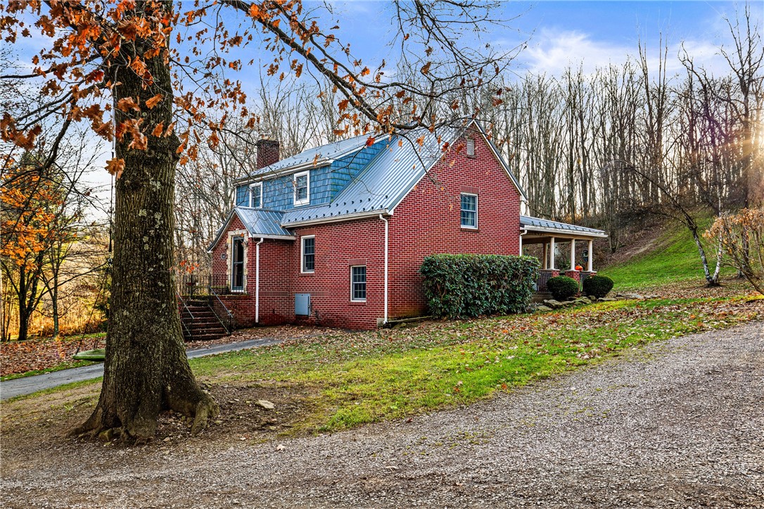 Lincoln Twp, Pennsylvania 15501, United States, 5 Bedrooms Bedrooms, ,1 BathroomBathrooms,Residential,Pending,33424