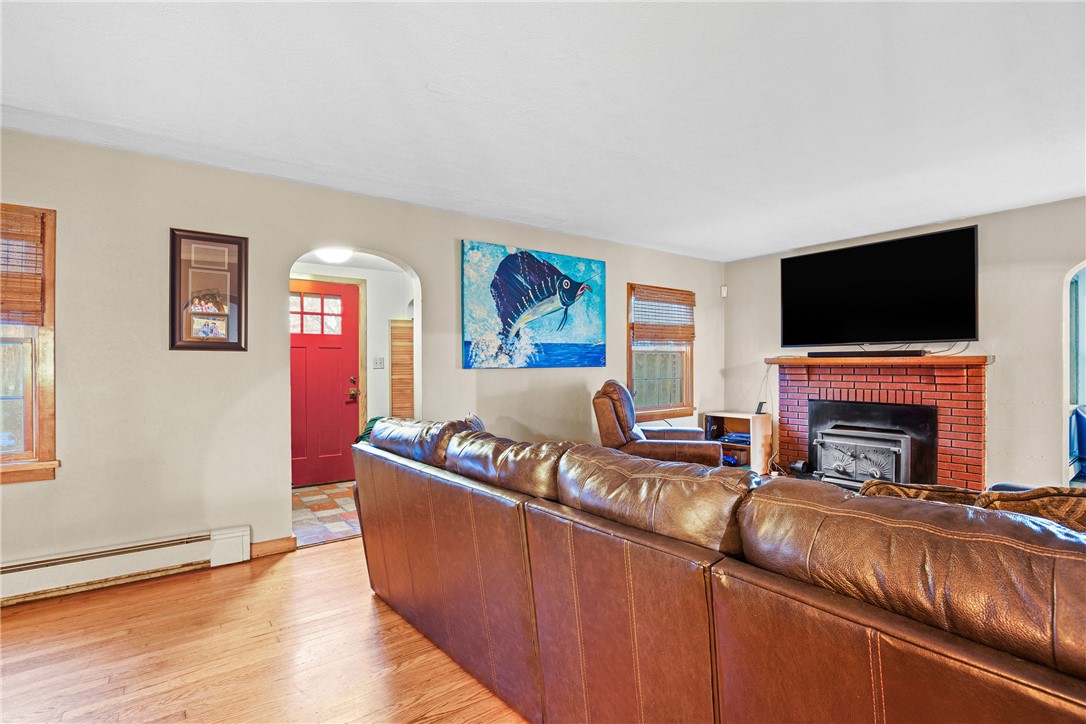 Lincoln Twp, Pennsylvania 15501, United States, 5 Bedrooms Bedrooms, ,1 BathroomBathrooms,Residential,Pending,33424