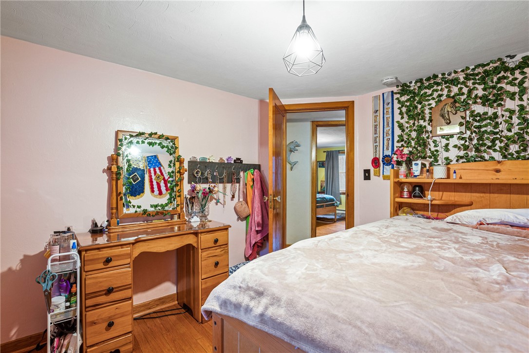 Lincoln Twp, Pennsylvania 15501, United States, 5 Bedrooms Bedrooms, ,1 BathroomBathrooms,Residential,Pending,33424