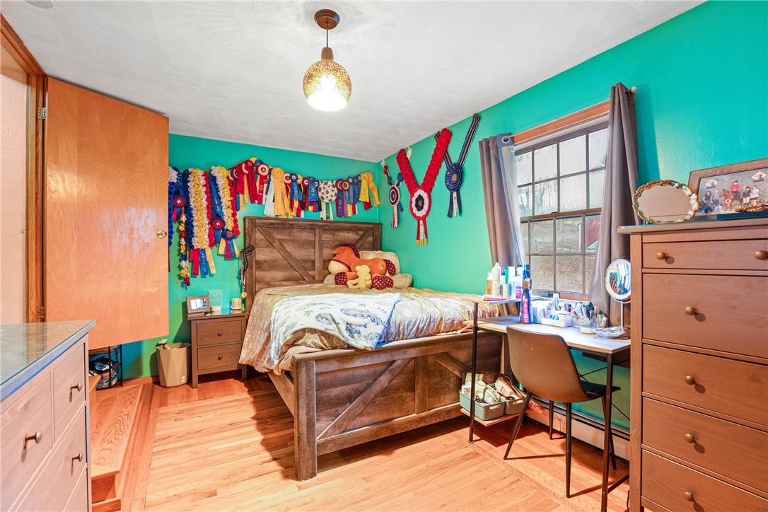 Lincoln Twp, Pennsylvania 15501, United States, 5 Bedrooms Bedrooms, ,1 BathroomBathrooms,Residential,Pending,33424