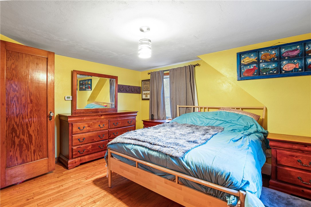 Lincoln Twp, Pennsylvania 15501, United States, 5 Bedrooms Bedrooms, ,1 BathroomBathrooms,Residential,Pending,33424