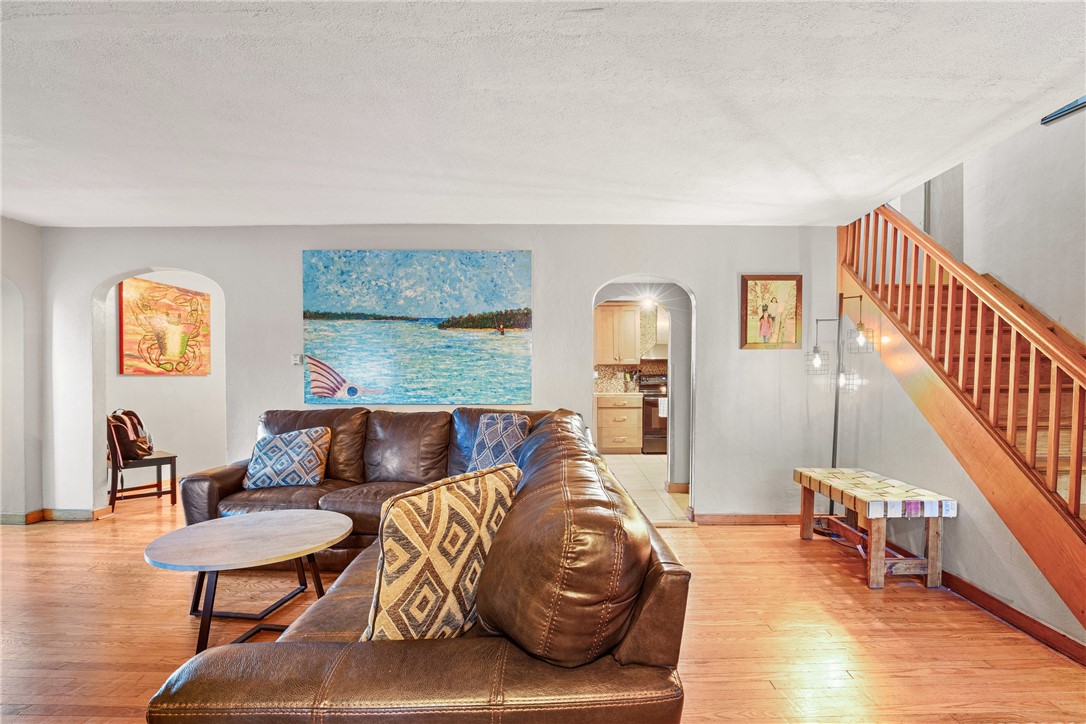 Lincoln Twp, Pennsylvania 15501, United States, 5 Bedrooms Bedrooms, ,1 BathroomBathrooms,Residential,Pending,33424