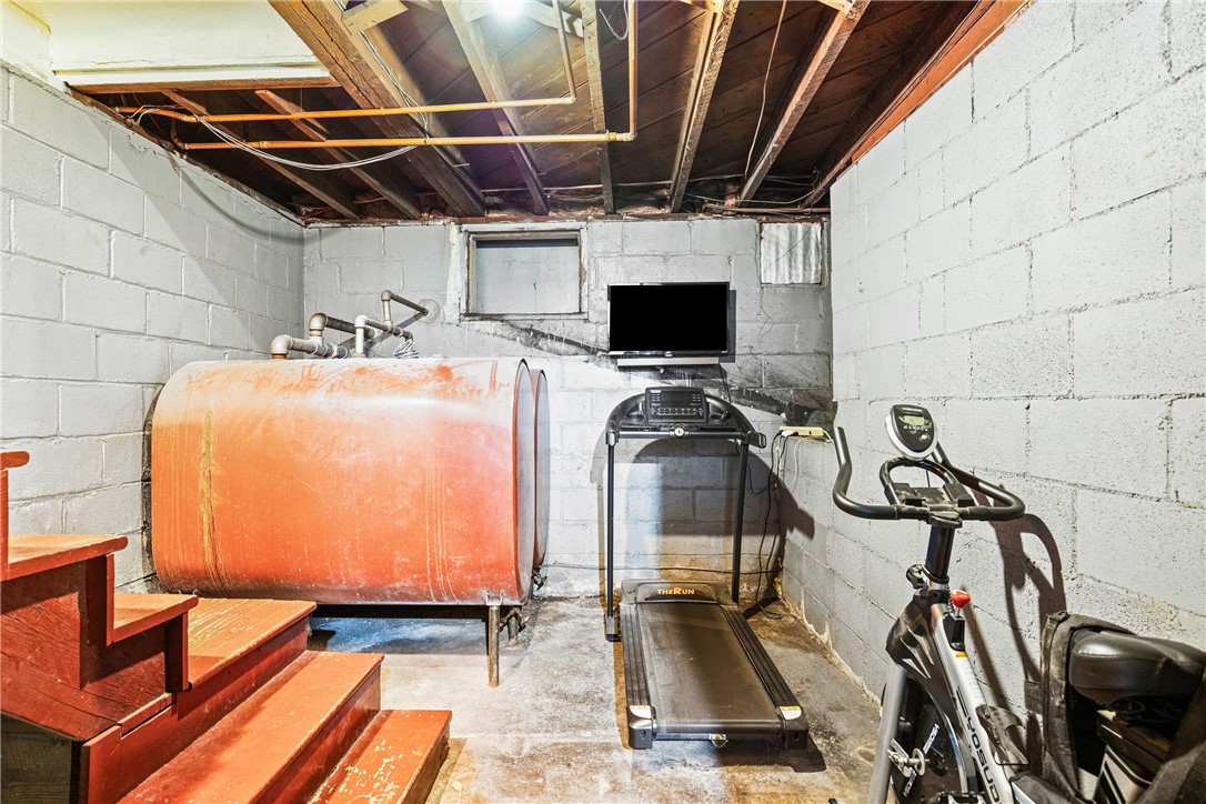 Lincoln Twp, Pennsylvania 15501, United States, 5 Bedrooms Bedrooms, ,1 BathroomBathrooms,Residential,Pending,33424