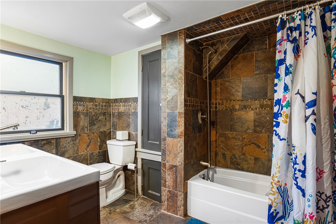 Lincoln Twp, Pennsylvania 15501, United States, 5 Bedrooms Bedrooms, ,1 BathroomBathrooms,Residential,Pending,33424