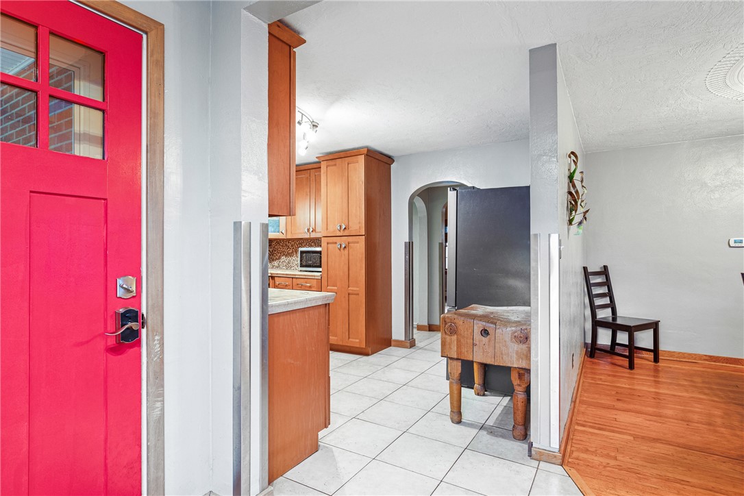 Lincoln Twp, Pennsylvania 15501, United States, 5 Bedrooms Bedrooms, ,1 BathroomBathrooms,Residential,Pending,33424