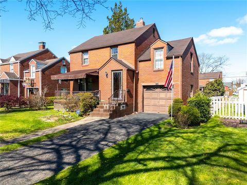 Photo of 1521 Pacific Ave, Natrona Heights, PA 15065 (MLS # 1748999)