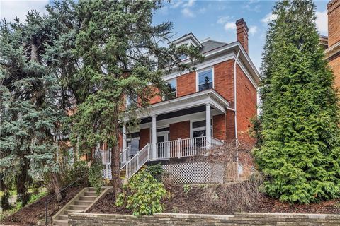 988 Greenfield Ave Greenfield PA 15217