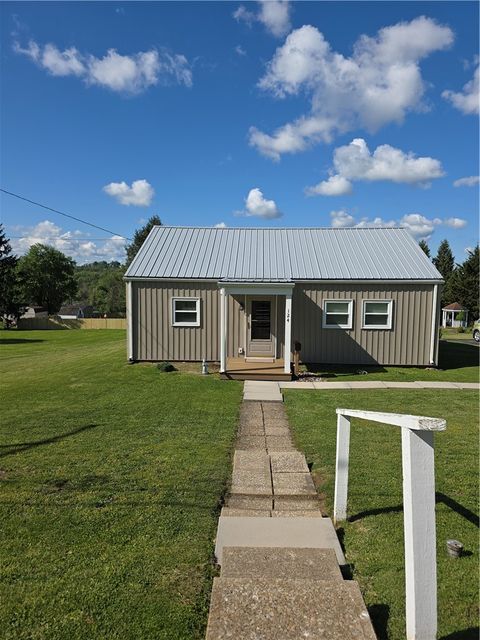 Photo of 124 Cooper St, Uniontown, PA 15401 (MLS # 1751930)