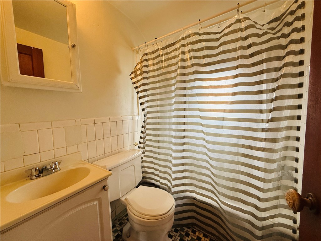 Beechview, Pennsylvania 15216, United States, 2 Bedrooms Bedrooms, ,1 BathroomBathrooms,Residential,Pending,101804