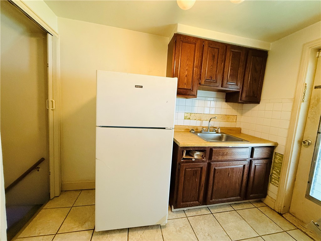 Beechview, Pennsylvania 15216, United States, 2 Bedrooms Bedrooms, ,1 BathroomBathrooms,Residential,Pending,101804
