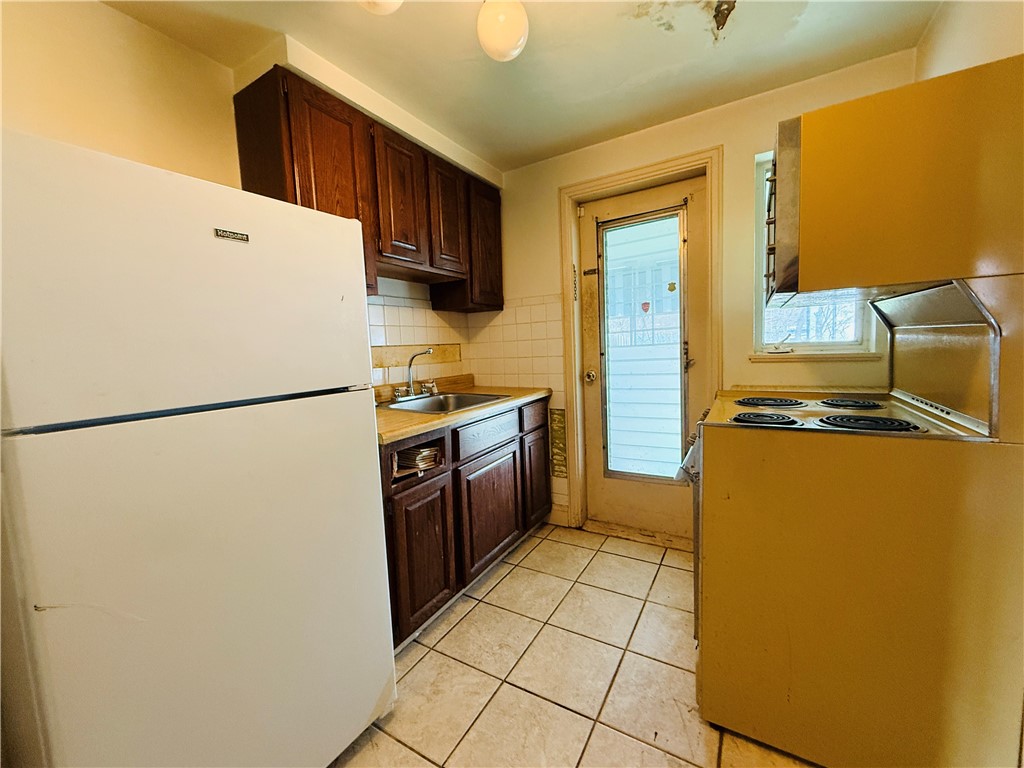 Beechview, Pennsylvania 15216, United States, 2 Bedrooms Bedrooms, ,1 BathroomBathrooms,Residential,Pending,101804