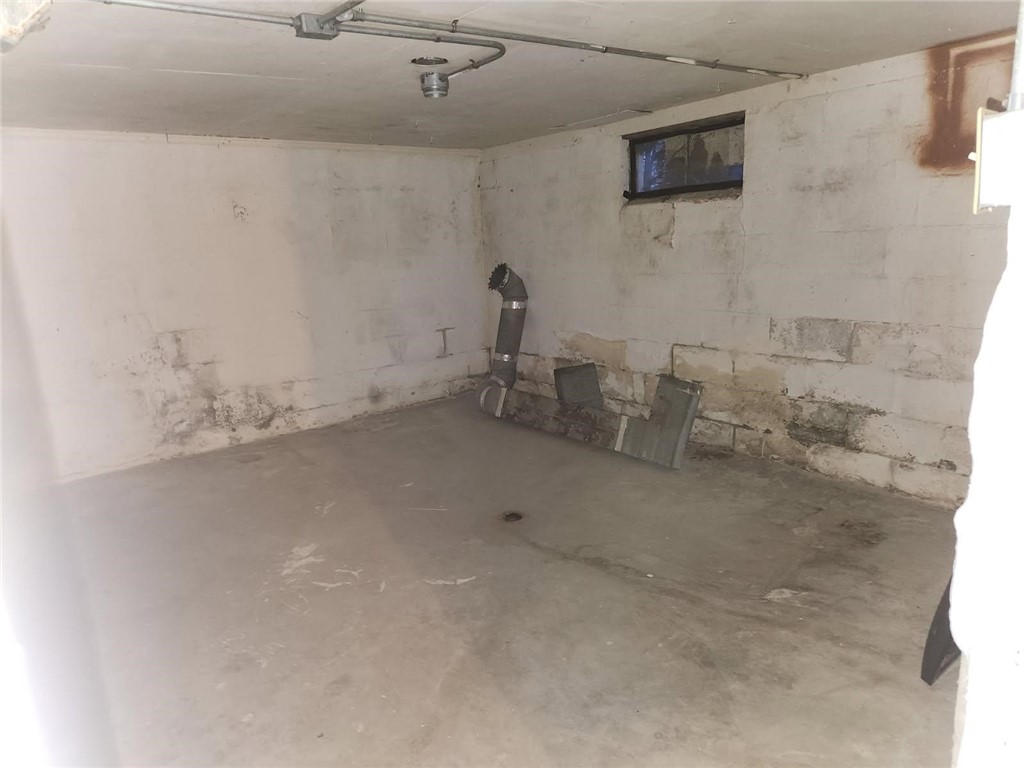 Farrell, Pennsylvania 16121, United States, 3 Bedrooms Bedrooms, ,1 BathroomBathrooms,Residential,Active,254541