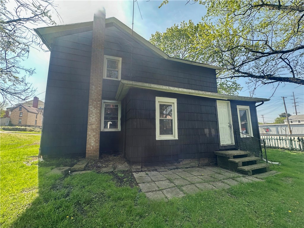 22 State St