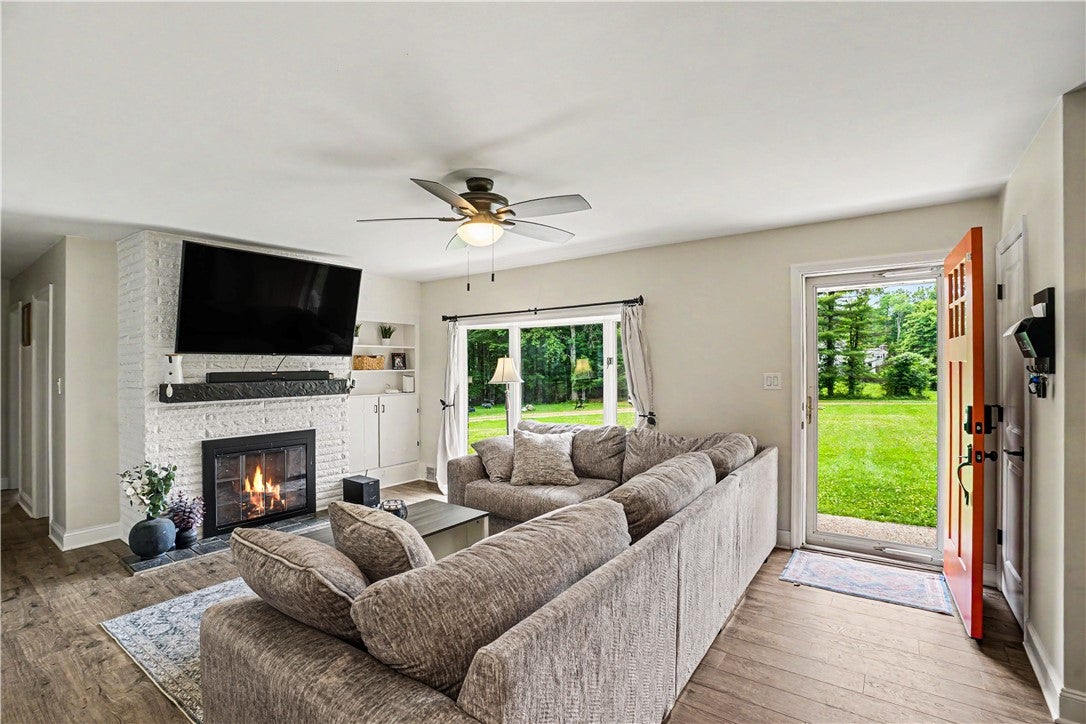 456 E Maitland Ln