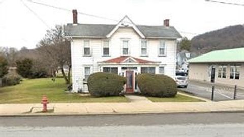 109 E Main St. Evans City Boro PA 16033