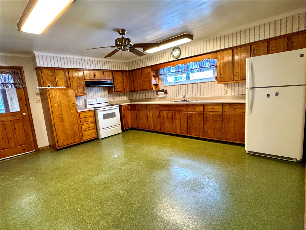 Summit Twp, Pennsylvania 16002, United States, 4 Bedrooms Bedrooms, ,2 BathroomsBathrooms,Residential,Active,252598