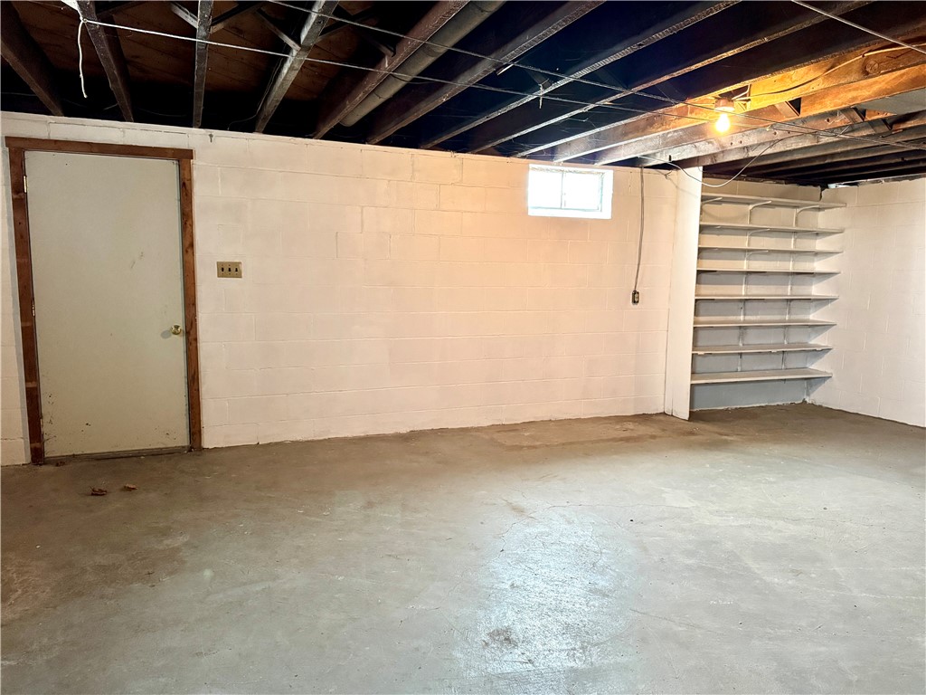 Summit Twp, Pennsylvania 16002, United States, 4 Bedrooms Bedrooms, ,2 BathroomsBathrooms,Residential,Active,252598