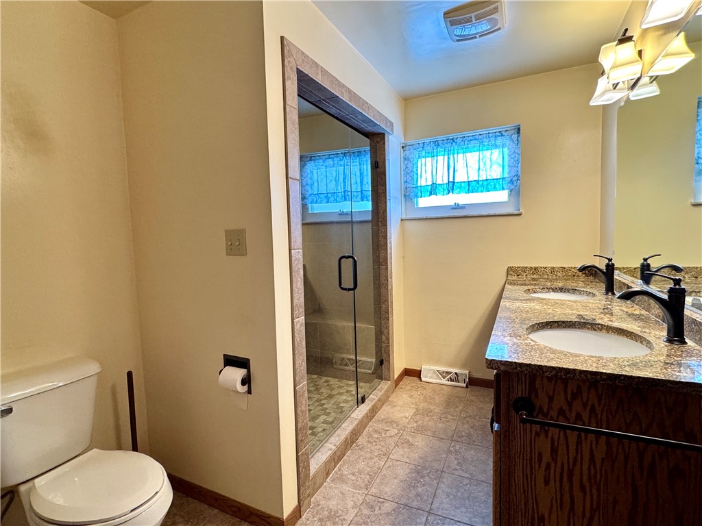 Summit Twp, Pennsylvania 16002, United States, 4 Bedrooms Bedrooms, ,2 BathroomsBathrooms,Residential,Active,252598