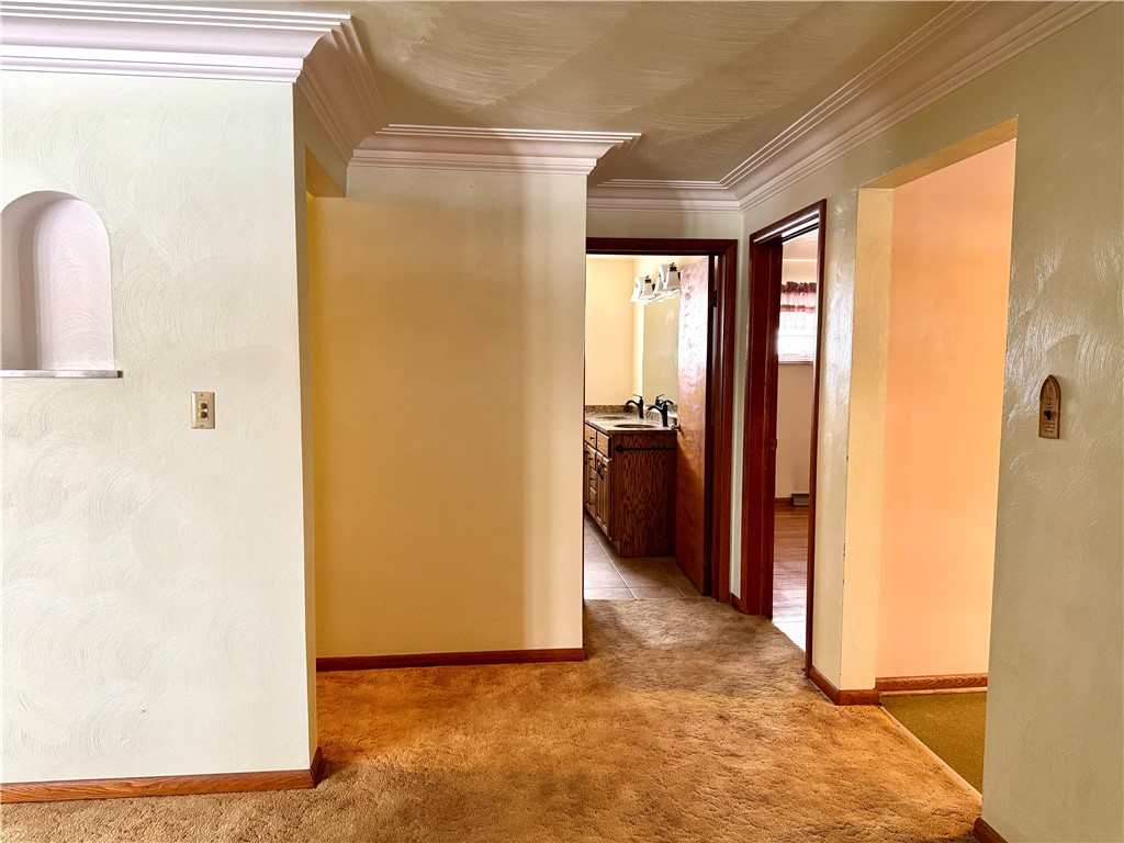 Summit Twp, Pennsylvania 16002, United States, 4 Bedrooms Bedrooms, ,2 BathroomsBathrooms,Residential,Active,252598