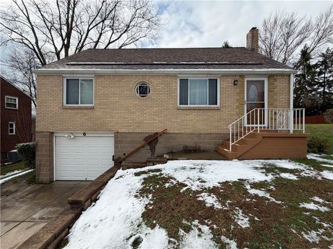 Photo of 6 Hallmark Dr, Pittsburgh, PA 15235 (MLS # 1744487)