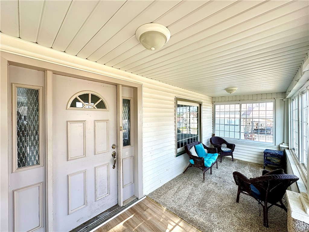 New Castle, Pennsylvania 16101, United States, 3 Bedrooms Bedrooms, ,2 BathroomsBathrooms,Residential,Contingent,213222