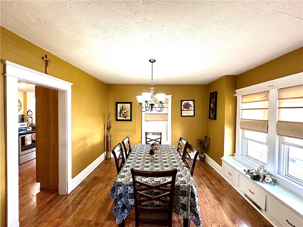 New Castle, Pennsylvania 16101, United States, 3 Bedrooms Bedrooms, ,2 BathroomsBathrooms,Residential,Contingent,213222