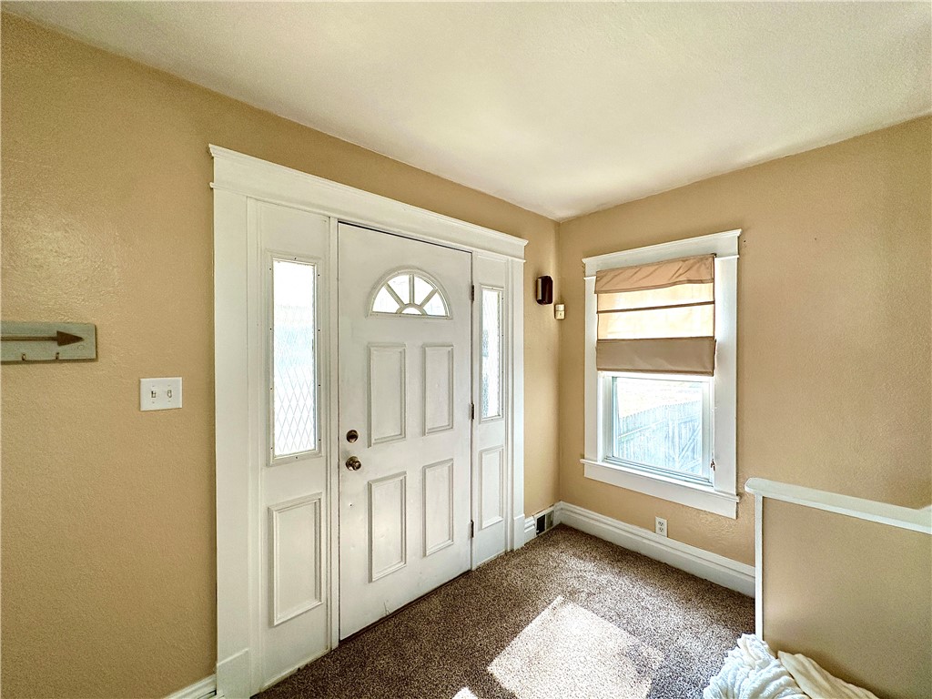 New Castle, Pennsylvania 16101, United States, 3 Bedrooms Bedrooms, ,2 BathroomsBathrooms,Residential,Contingent,213222