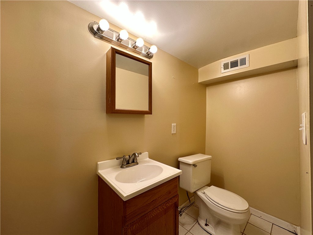 New Castle, Pennsylvania 16101, United States, 3 Bedrooms Bedrooms, ,2 BathroomsBathrooms,Residential,Contingent,213222