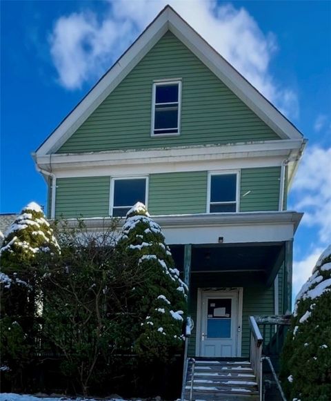 424 Ridge Ave New Kensington PA 15068