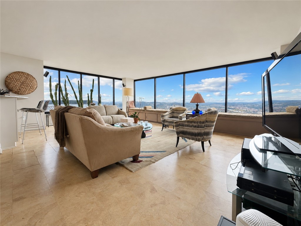 1 Trimont Ln 490E