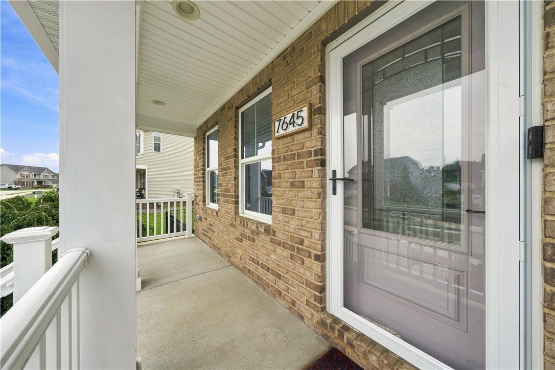 7645 Dominick Dr