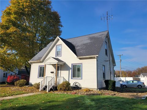 Photo for 419 Greenwood Dr