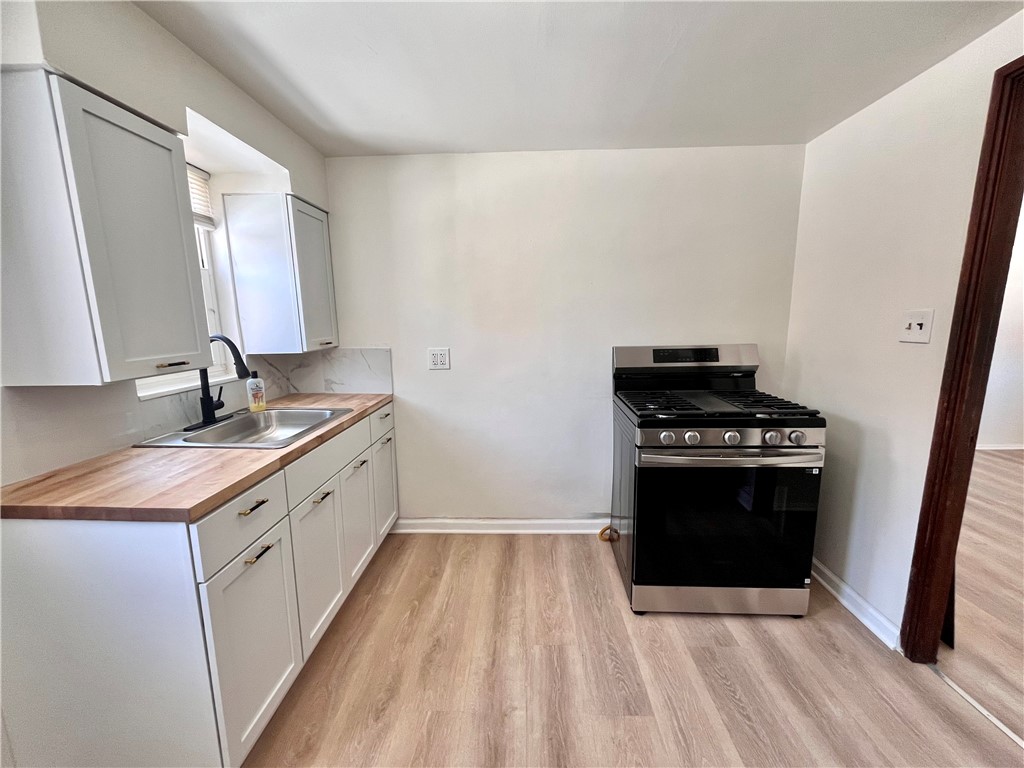 Neville Twp, Pennsylvania 15225, United States, 2 Bedrooms Bedrooms, ,1 BathroomBathrooms,Residential,Active,14222