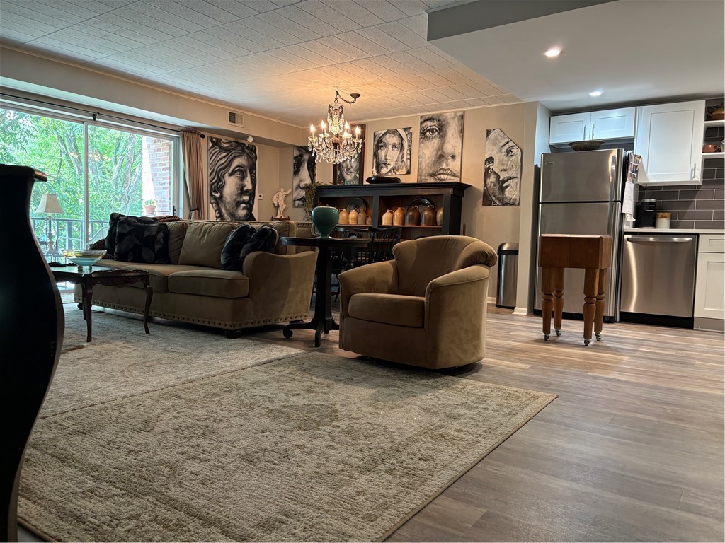 603 Calais Dr 2108