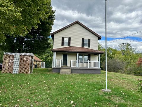 Photo of 3043 Old Route 422, Fenelton, PA 16034 (MLS # 1724728)