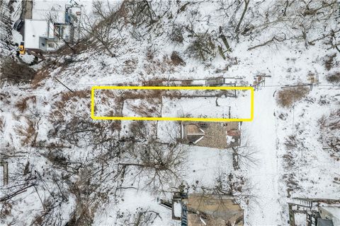 Photo of 1900 Lithgow Avenue, Pittsburgh, PA 15214 (MLS # 1746376)