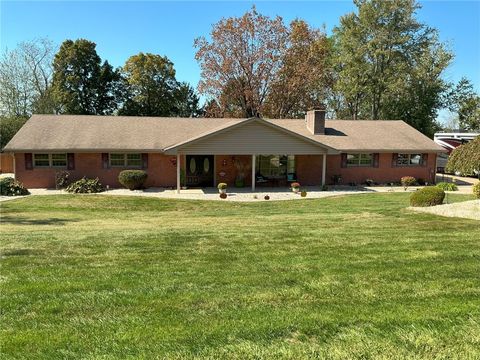 Photo of 106 Spring Dr, Apollo, PA 15613 (MLS # 1724130)